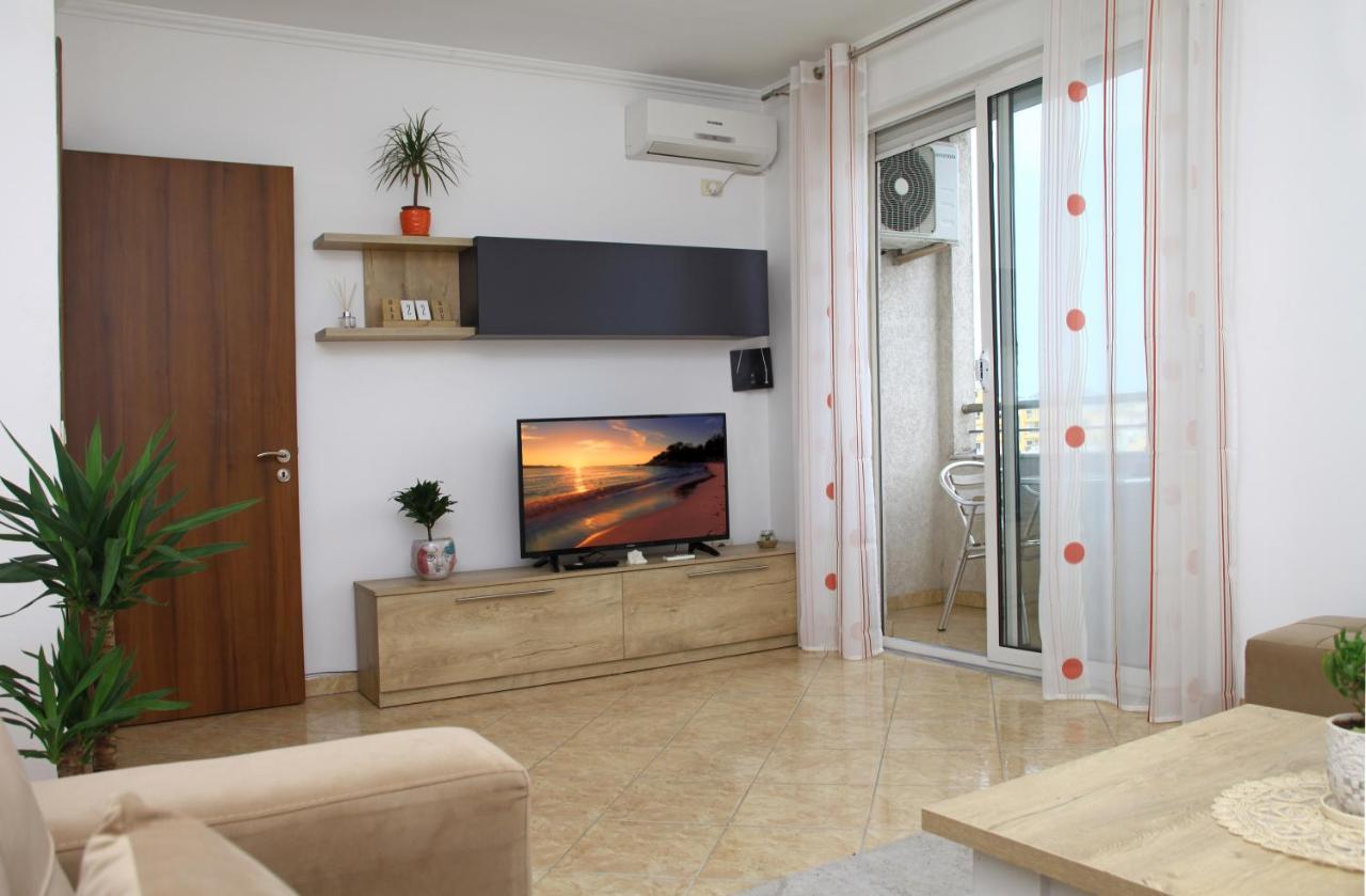 Apartment Beautiful At Port Side!