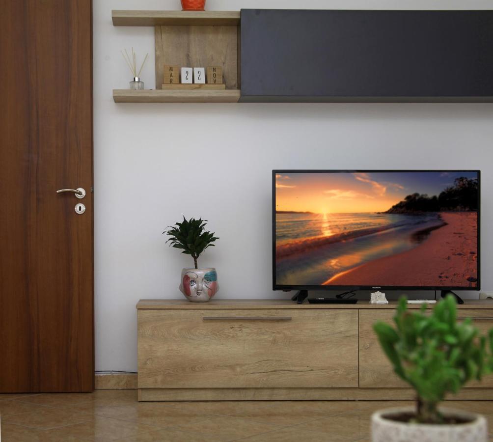 Apartment Beautiful At Port Side! Durrës
