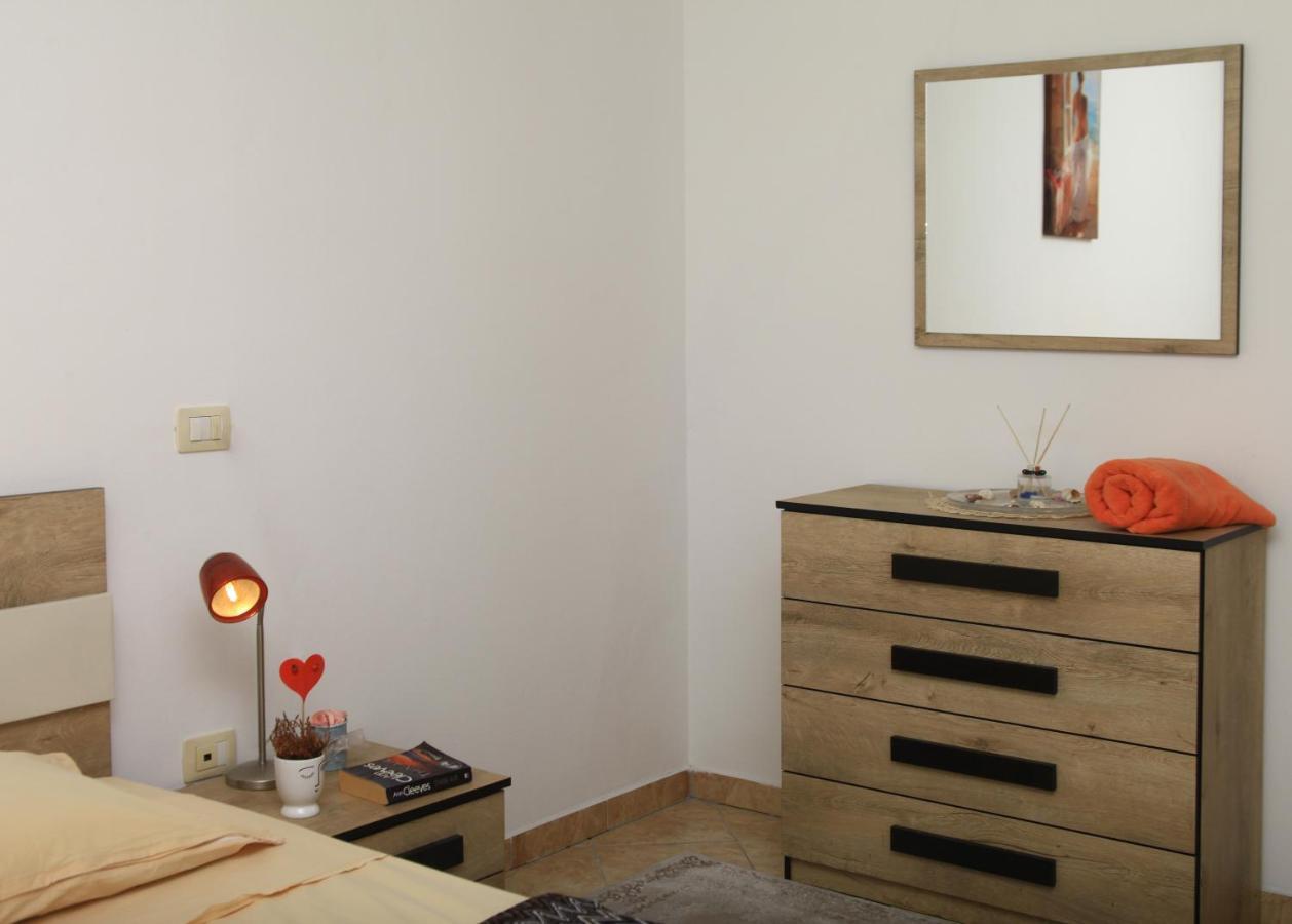 Beautiful At Port Side! Apartment Durrës